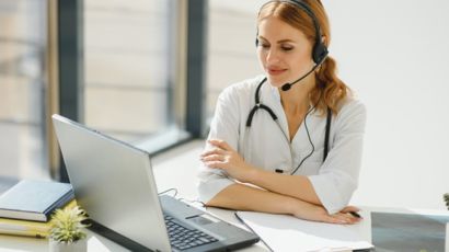 A specialized Physical Therapy Virtual Assistant analyzing PT and OT billing dashboards and CPT codes to prevent revenue leaks in a 2026 outpatient clinic.